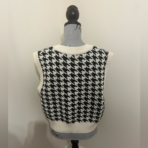 Oak + Fort Houndstooth Sweater Vest, Size Small - Picture 3 of 14